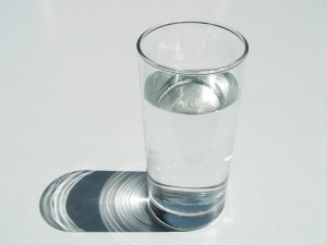 glass-of-water-1327027-1280x960